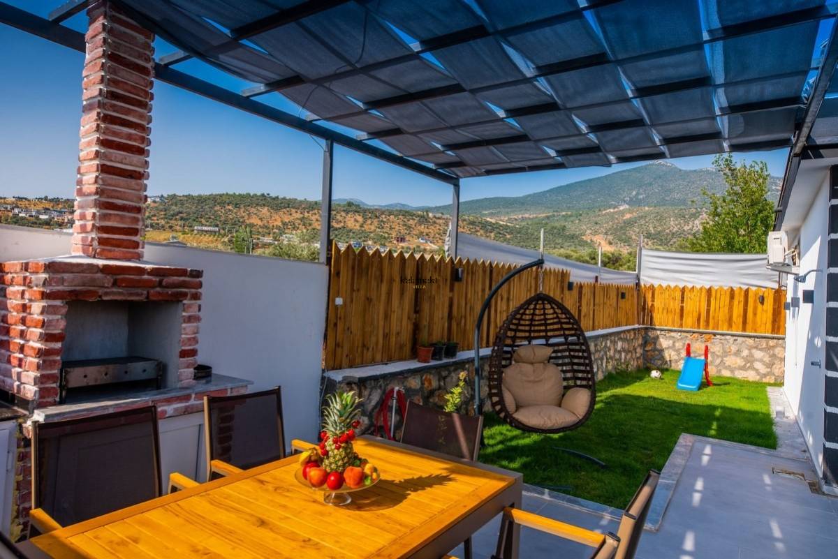 Villa Nar Ağacı