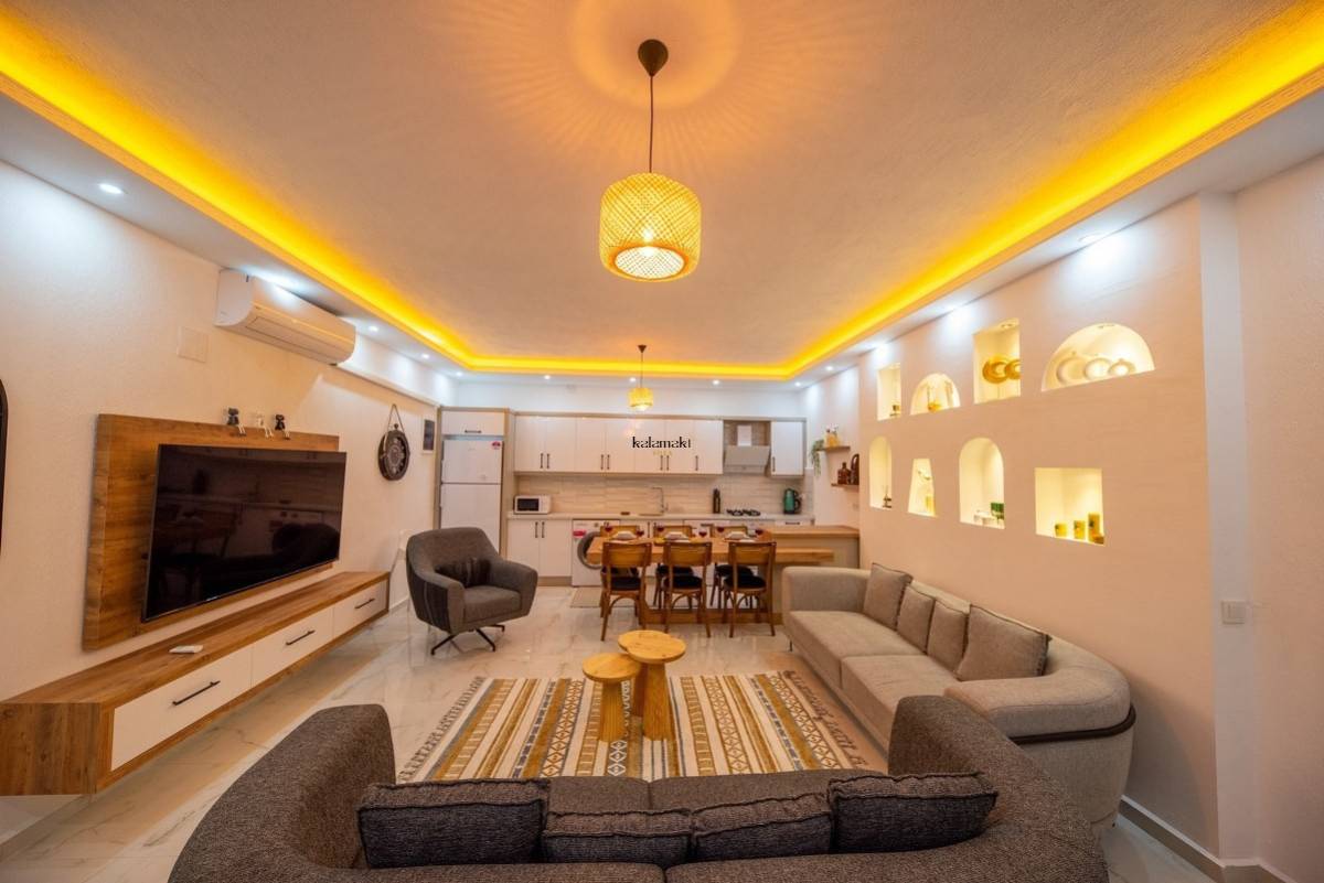 Villa Nar Ağacı