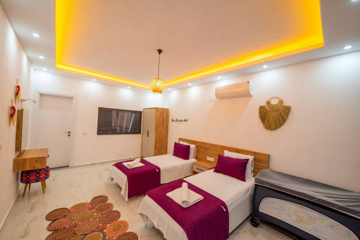 Villa Nar Ağacı