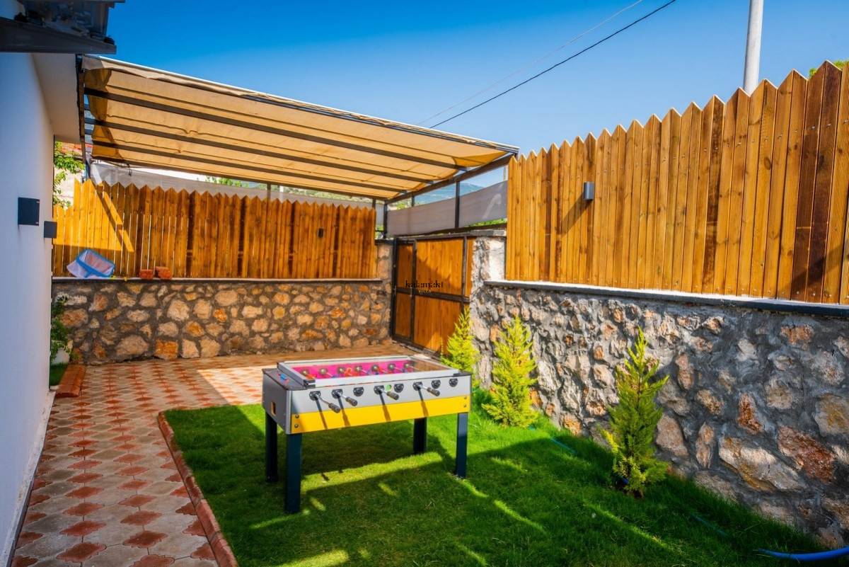 Villa Nar Ağacı
