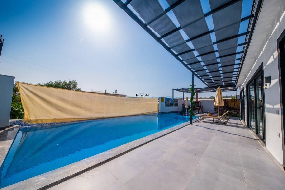 Villa Nar Ağacı
