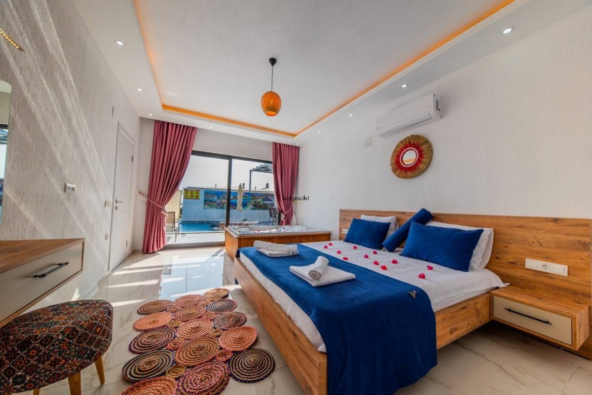 Villa Nar Ağacı