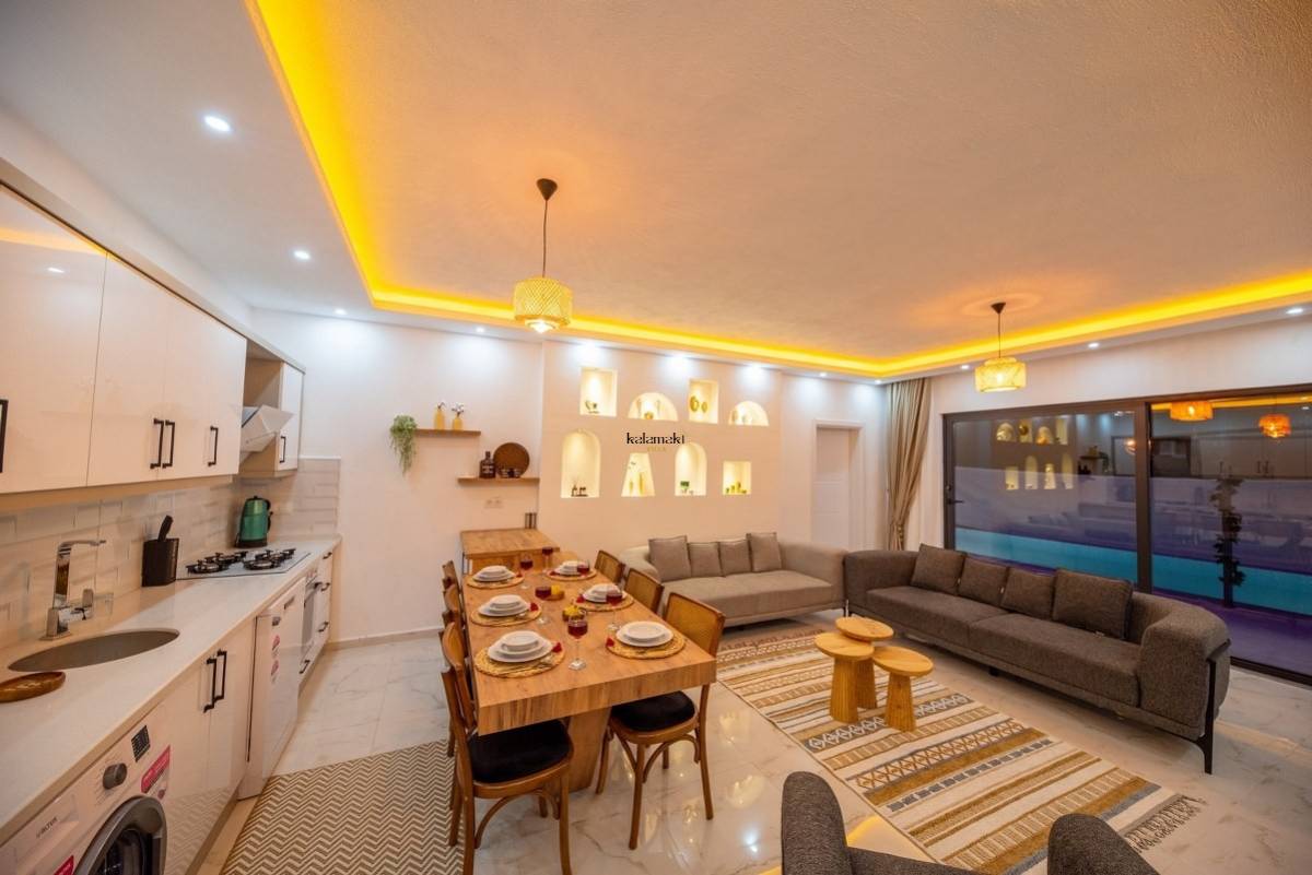 Villa Nar Ağacı