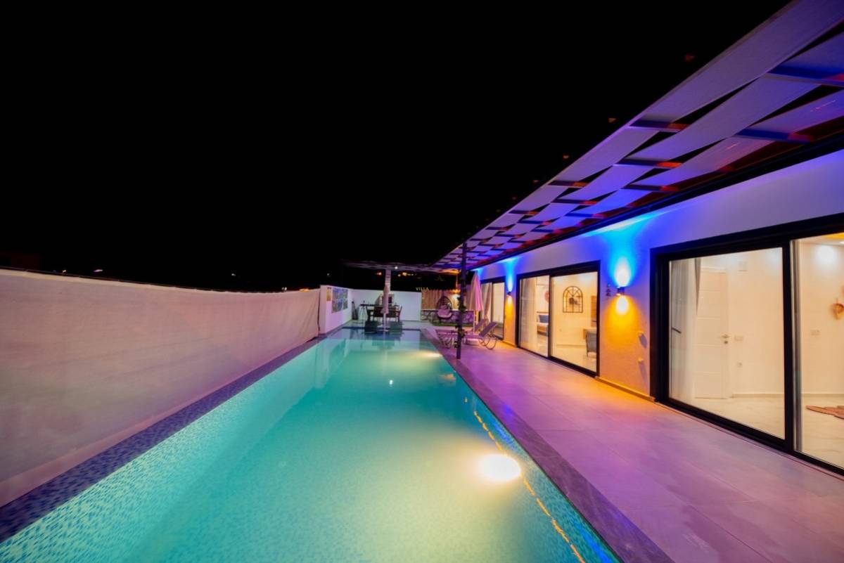 Villa Nar Ağacı