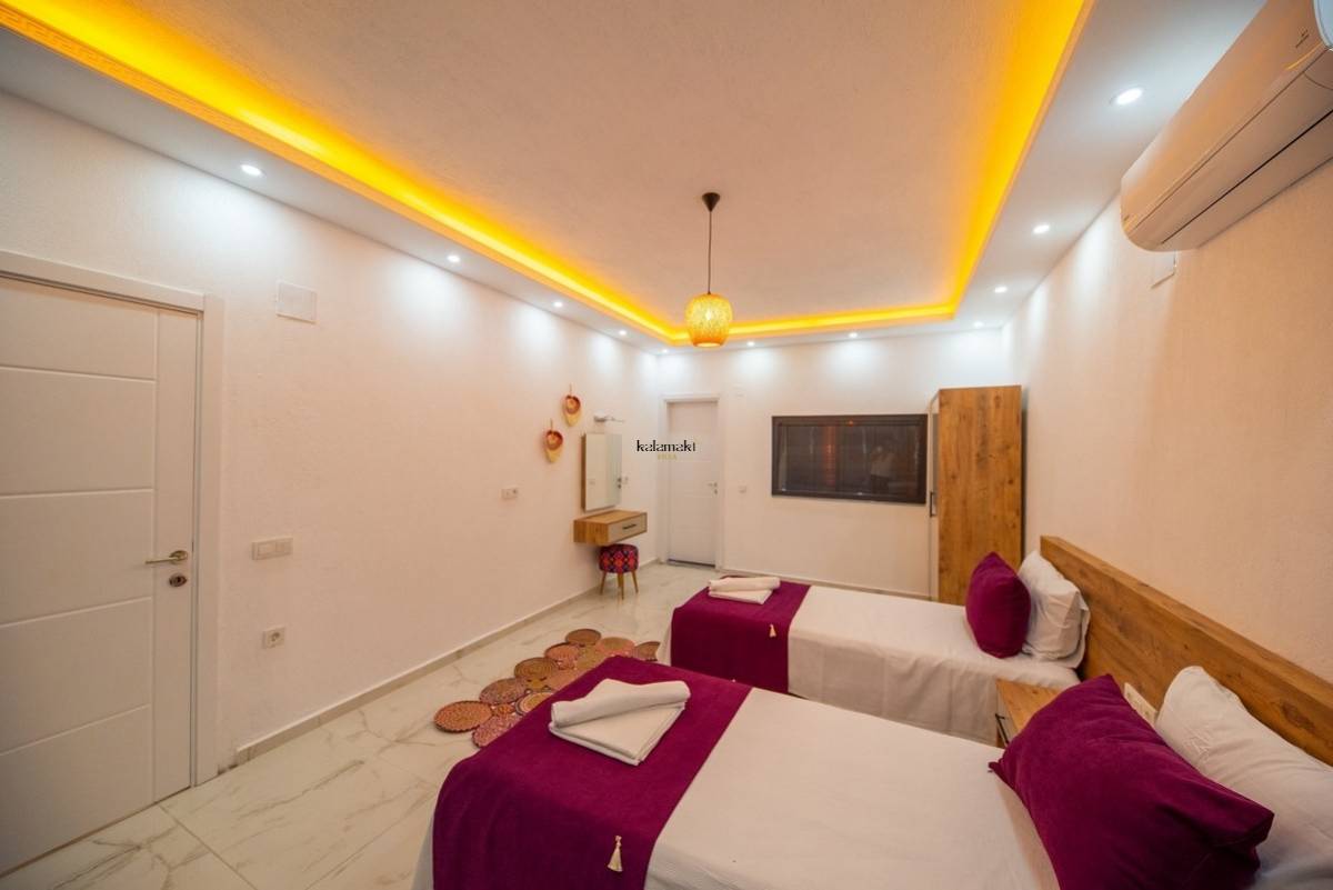 Villa Nar Ağacı