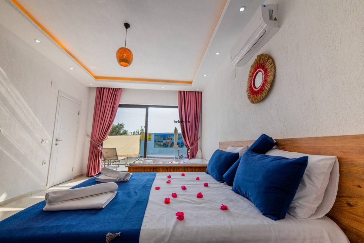 Villa Nar Ağacı