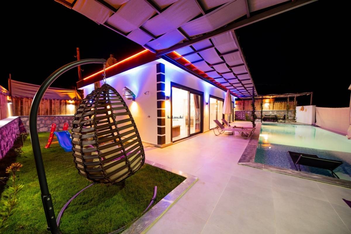 Villa Nar Ağacı