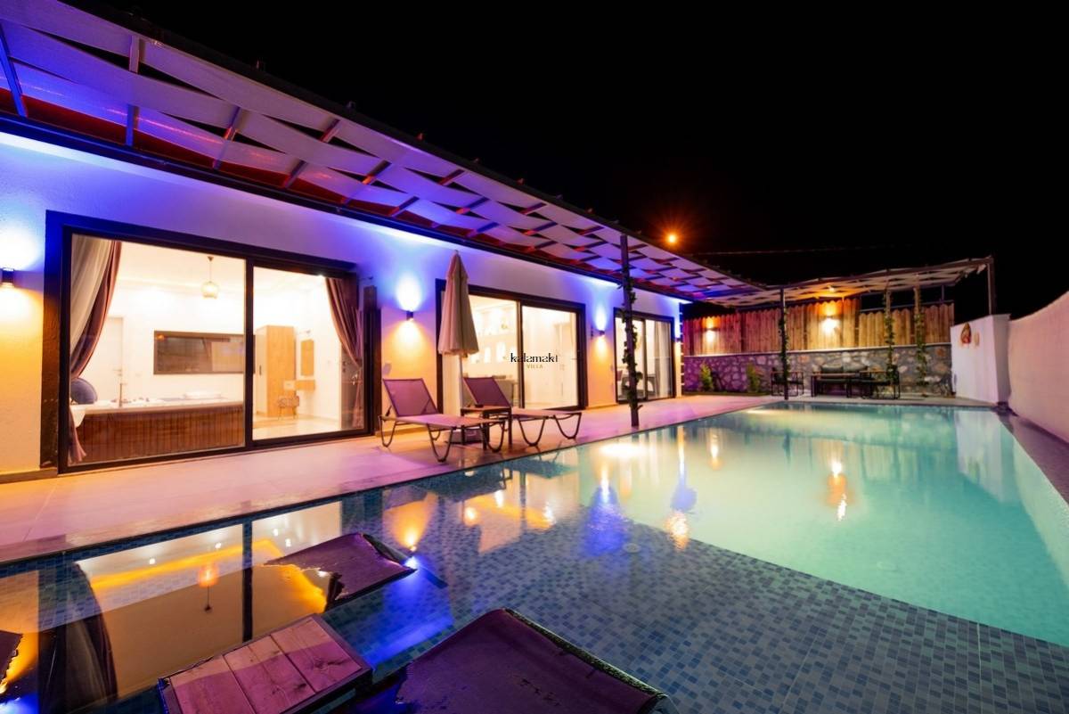 Villa Nar Ağacı