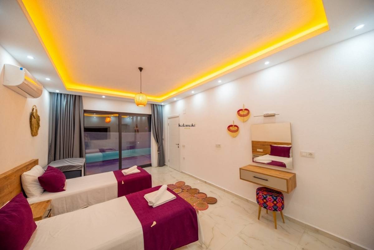 Villa Nar Ağacı