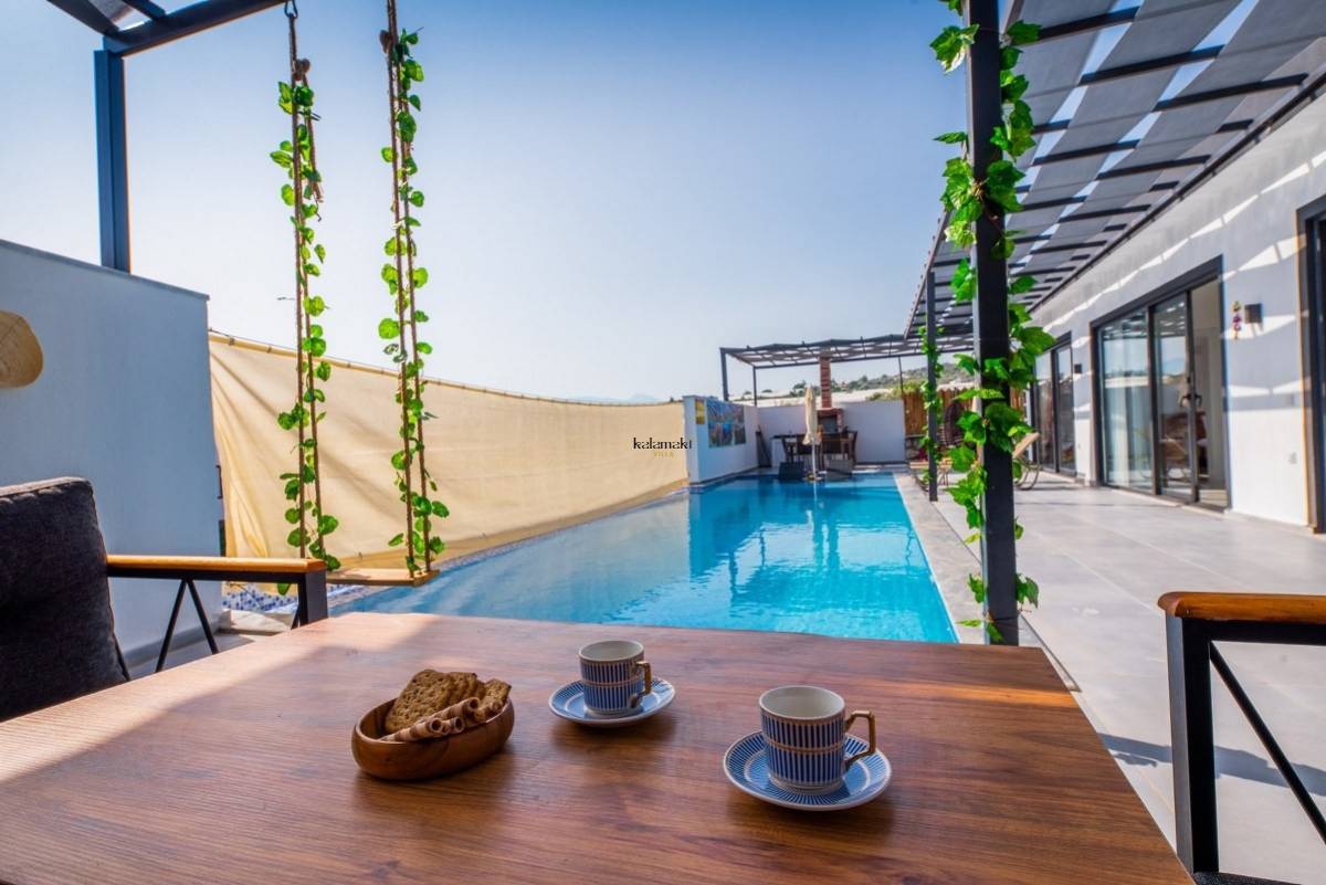 Villa Nar Ağacı