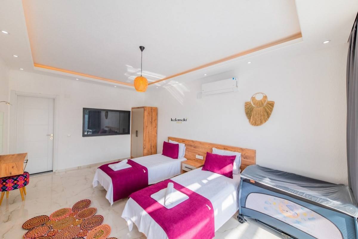Villa Nar Ağacı