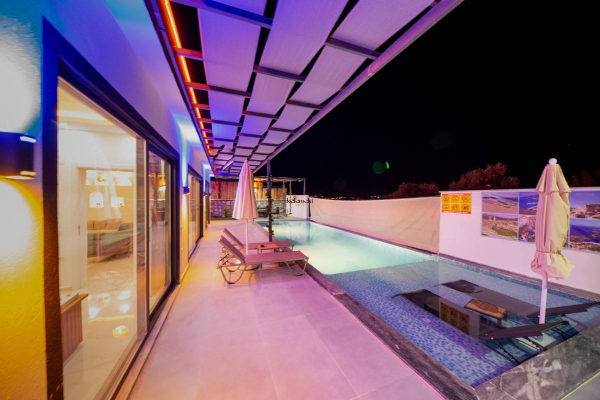 Villa Nar Ağacı