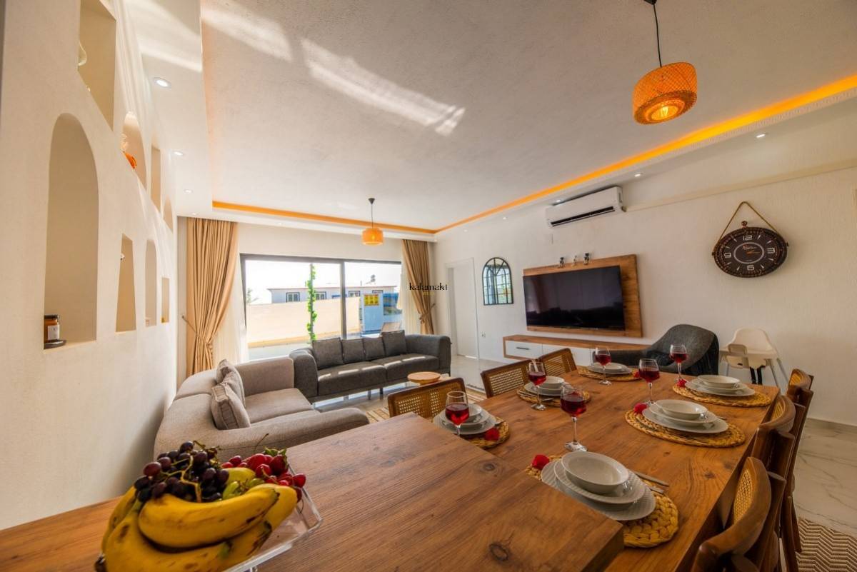 Villa Nar Ağacı