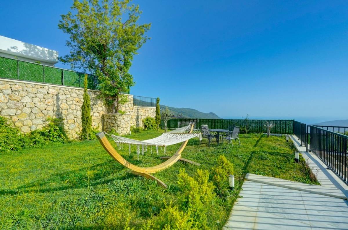Villa Pluto 1