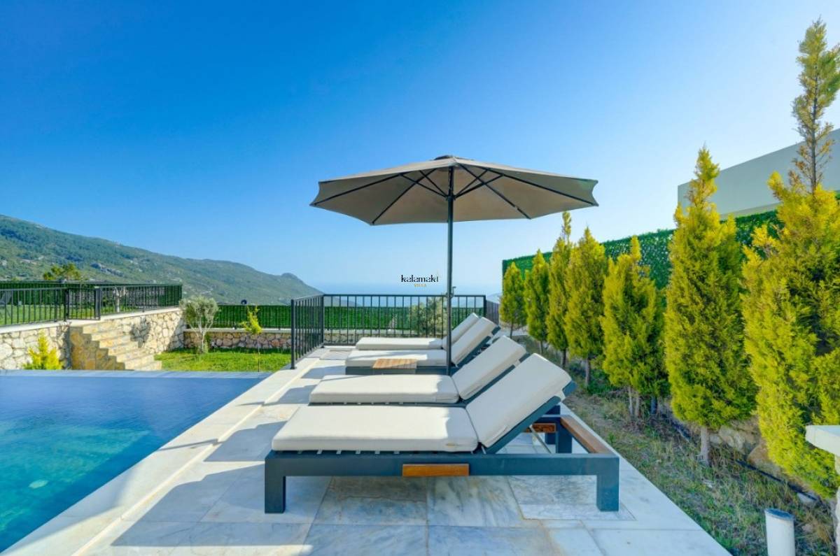 Villa Pluto 1