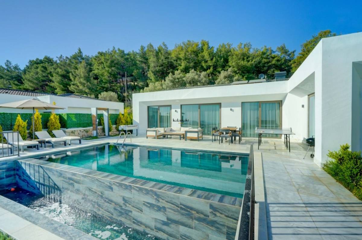 Villa Pluto 1