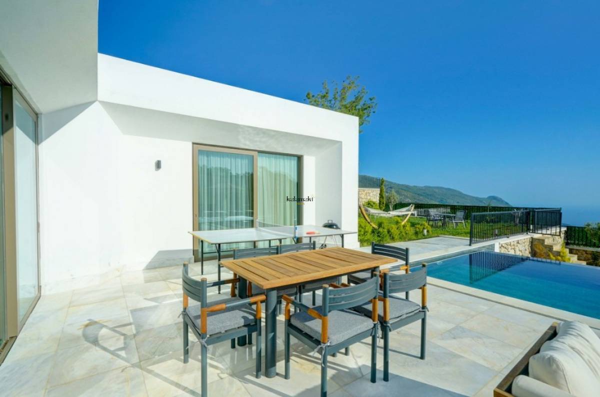Villa Pluto 1