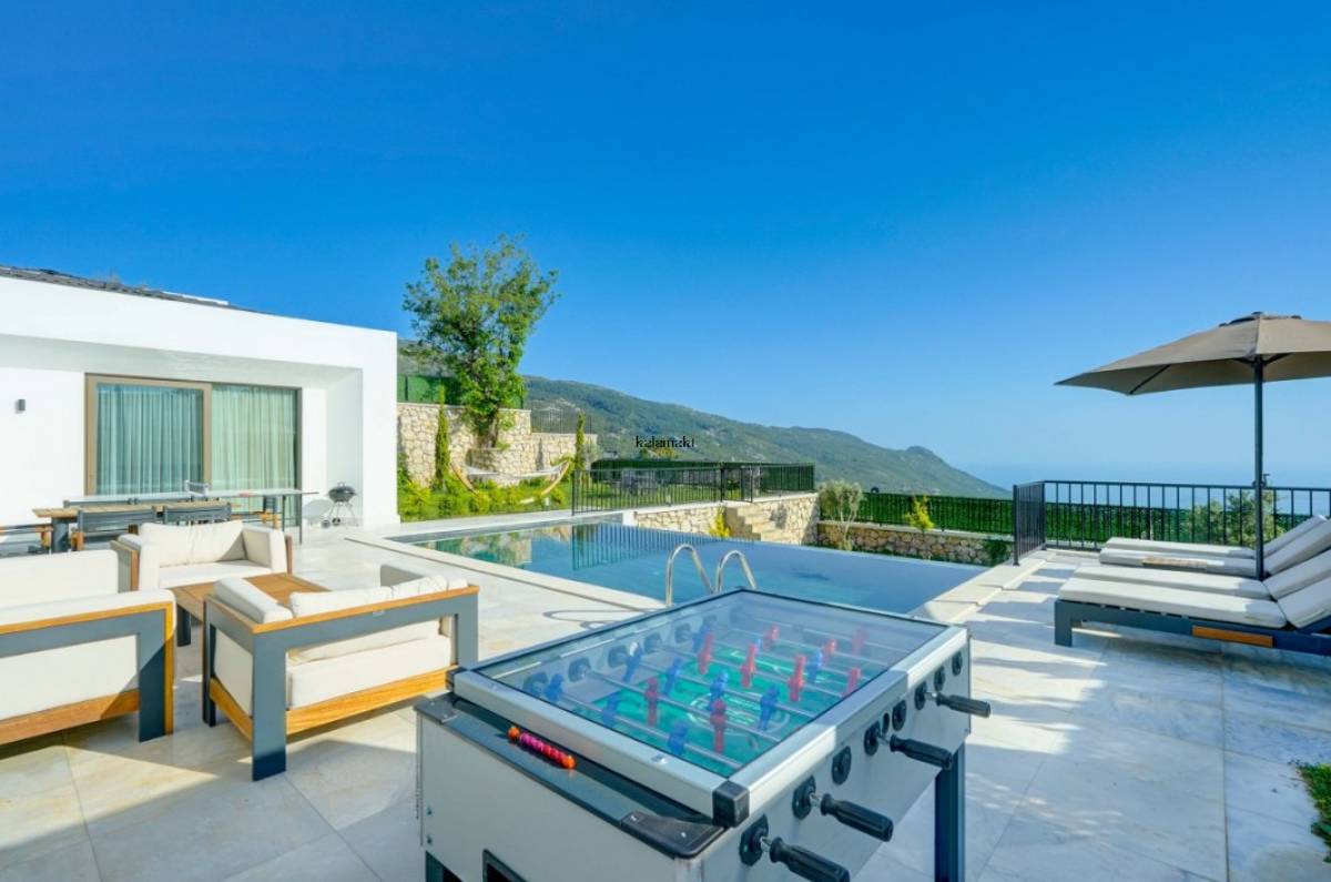 Villa Pluto 1