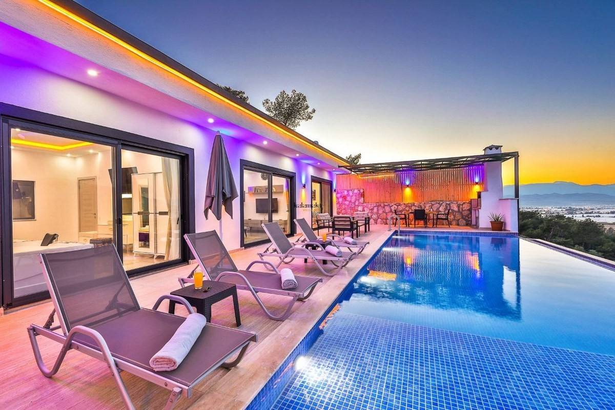 Villa Rolief
