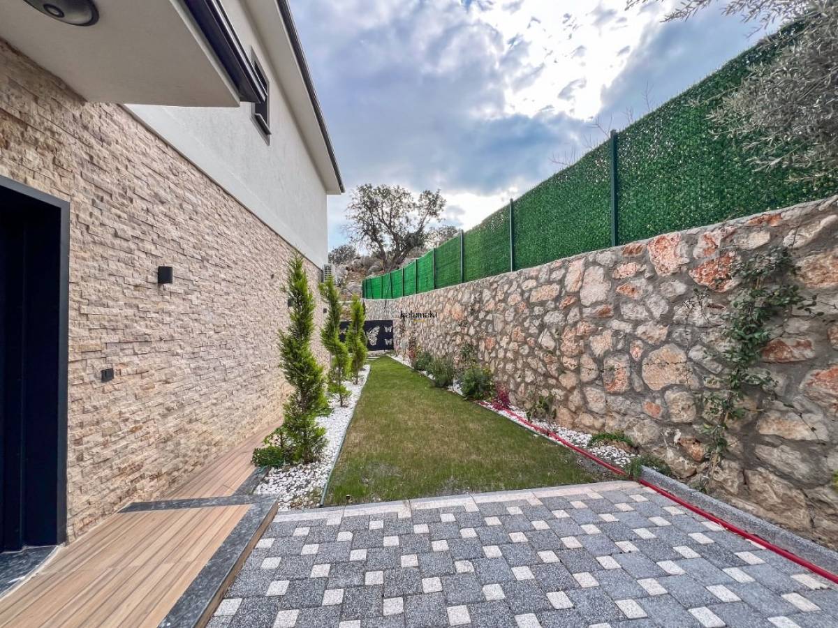 Villa Sweet Moon