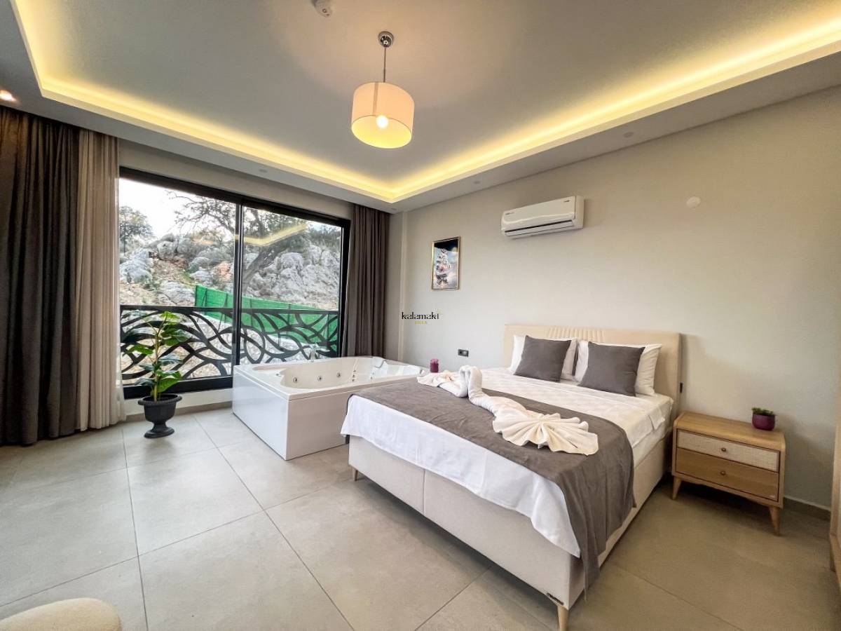 Villa Sweet Moon