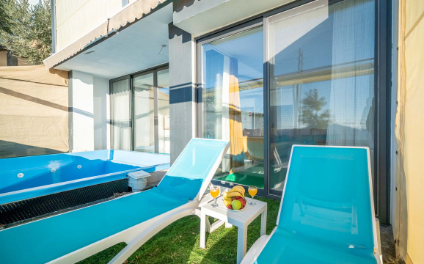 Villa Spring 2
